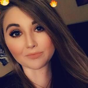 Meet your Posher, Chloe